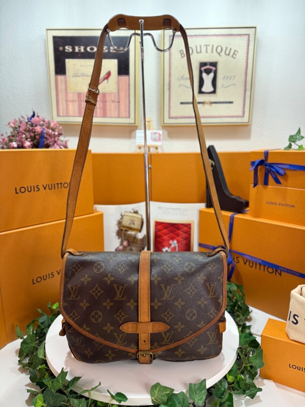 REGAL LOUIS VUITTON MONOGRAM MM CROSSBODY BAG! - Picture 15 of 17